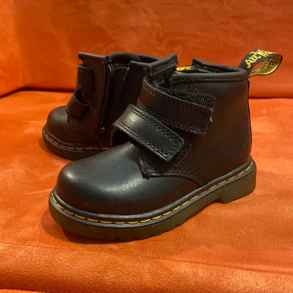 Brand new without box Dr Martens toddler 6 black